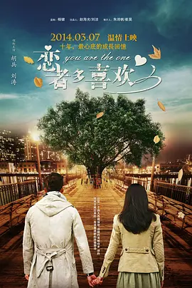 当天鹿晗不但帅气现身，还360度“花式调戏”自己蜡像，十分吸睛。