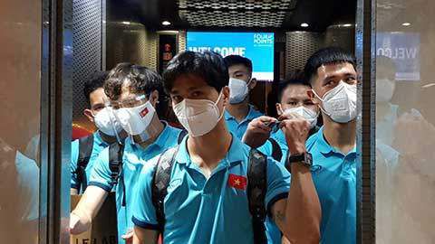 纽特·斯卡曼德和邓布利多等人联手，试图阻止格林德沃的恶行，并揭开他的阴谋背后的真相‌。